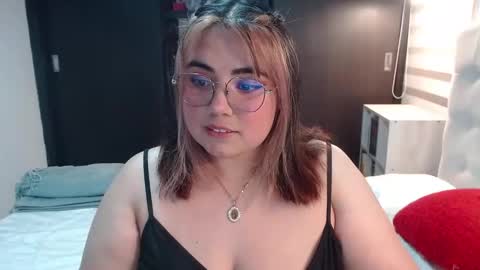 Snapshot of yini_angel07 chatting on 04-16-26, 02:23 hii i am yini online show from 04-16-26, 02:23