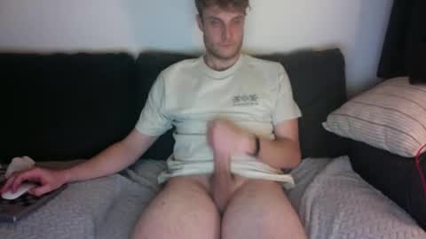 Snapshot of yinkzbr2 chatting on 10-12-25, 04:39 yinkzbr2 online show from 10-12-25, 04:39