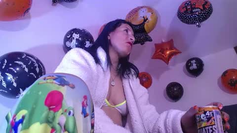 Yiny online show from 10-13-25, 07:41