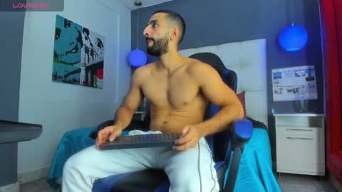 Yiyo online show from 03-30-26, 08:54