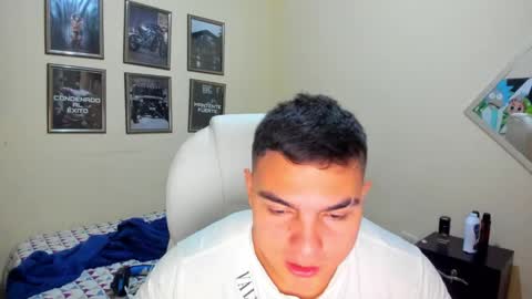 Snapshot of yker18 chatting on 12-02-24, 07:16 yker online show from 12-02-24, 07:16