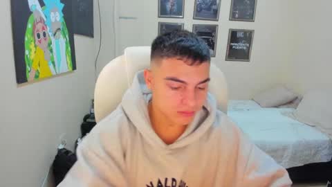 Snapshot of yker18 chatting on 01-02-25, 03:05 yker online show from 01-02-25, 03:05