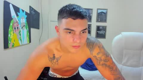 Snapshot of yker18 chatting on 01-04-25, 05:05 yker online show from 01-04-25, 05:05