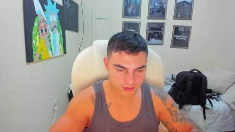 Snapshot of yker18 chatting on 01-10-25, 04:33 yker online show from 01-10-25, 04:33