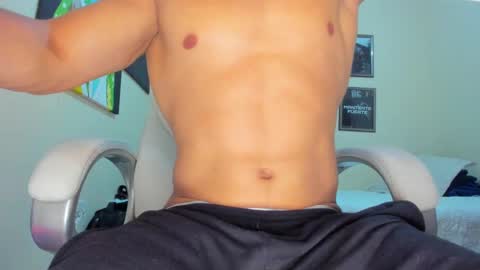 Snapshot of yker18 chatting on 01-12-25, 01:42 yker online show from 01-12-25, 01:42