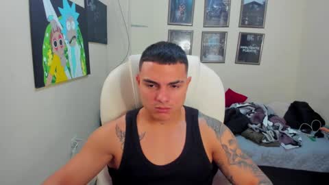 Snapshot of yker18 chatting on 02-08-25, 03:31 yker online show from 02-08-25, 03:31