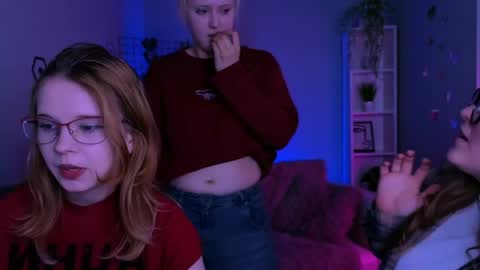 Ylia online show from 04-17-26, 12:41