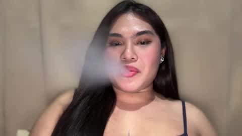 Snapshot of yllanahard chatting on 12-18-24, 10:46 yllana love online show from 12-18-24, 10:46