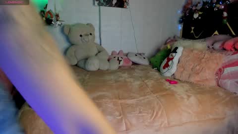 lucy online show from 12-04-25, 04:22