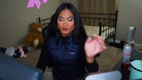 Palmela Handerson online show from 12-25-24, 08:18