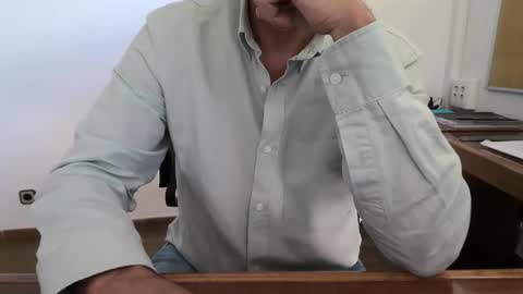 Snapshot of yo47 chatting on 10-23-25, 12:37 Yo47 online show from 10-23-25, 12:37