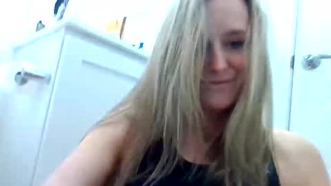 Snapshot of yogabuttttttt chatting on 05-22-26, 05:47 yogabuttttttt online show from 05-22-26, 05:47
