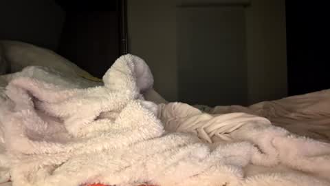 Snapshot of yogimilflover chatting on 06-17-26, 01:52 Yogiblondebangme online show from 06-17-26, 01:52