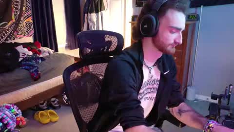 Yogurtmaker online show from 01-11-26, 01:32