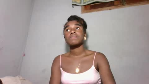 Snapshot of yolandrina05 chatting on 10-26-25, 04:46 yolandrina05 online show from 10-26-25, 04:46