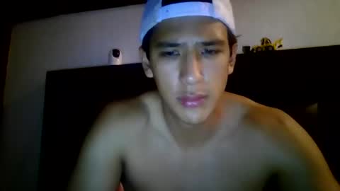 Snapshot of yongmodel00 chatting on 04-05-26, 03:04 yongmodel00 online show from 04-05-26, 03:04