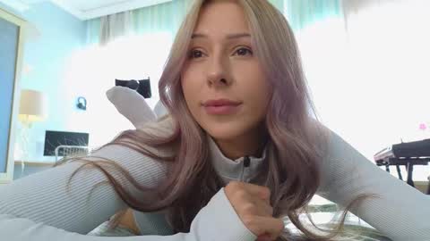 Snapshot of yononeey chatting on 09-30-25, 12:10 Wilma online show from 09-30-25, 12:10