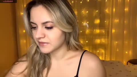 Snapshot of yonsteinworth chatting on 01-15-26, 12:26 Hey Guys My name is Vivienne online show from 01-15-26, 12:26