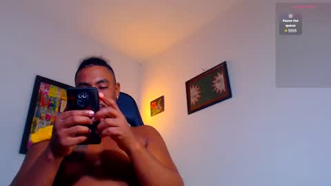 Snapshot of yosoy_enzo2020 chatting on 07-17-26, 03:35 Enzo online show from 07-17-26, 03:35