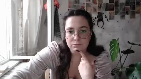 Snapshot of you_aurora chatting on 10-17-25, 10:07 Aurora online show from 10-17-25, 10:07
