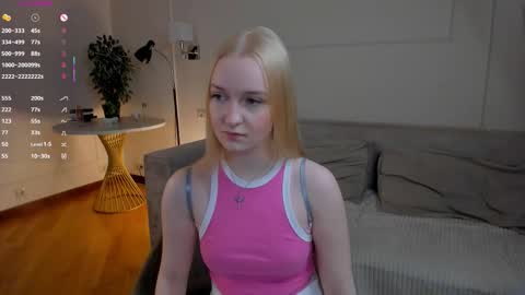 Elizabeth brunette -- Darline blonde  online show from 01-10-26, 07:04
