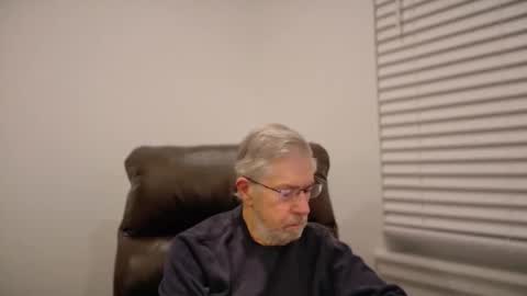 Colorado Guy Straight online show from 11-04-25, 12:48