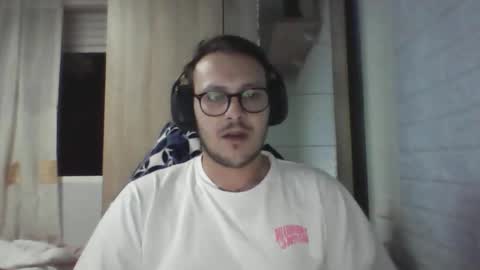 A... online show from 11-08-25, 09:46