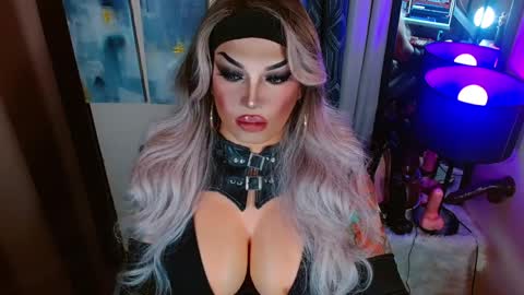 QUEEN MADISON  online show from 03-27-26, 08:59