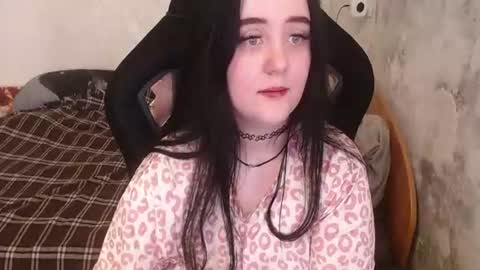 your_8a8y online show from 06-18-26, 03:27