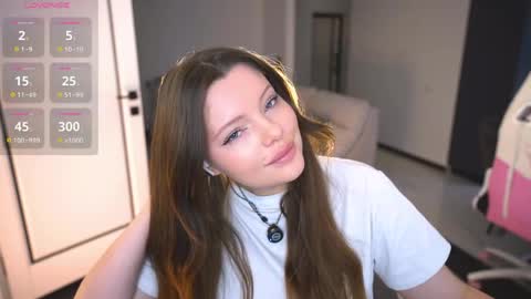 Julia Please Thumbs up me   online show from 04-10-26, 06:18