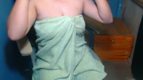 Snapshot of your_bootybabe chatting on 10-19-25, 03:40 your_bootybabe online show from 10-19-25, 03:40