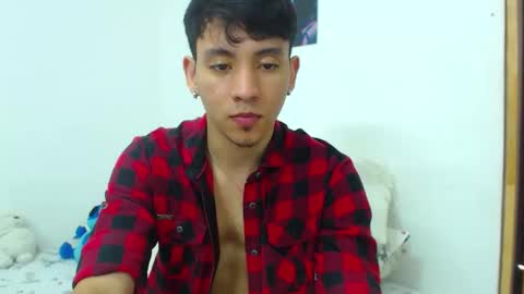 Snapshot of your_boy_hot chatting on 04-24-26, 01:02 your boy online show from 04-24-26, 01:02