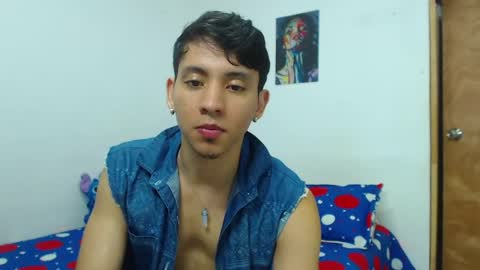 Snapshot of your_boy_hot chatting on 05-03-26, 11:38 your boy online show from 05-03-26, 11:38