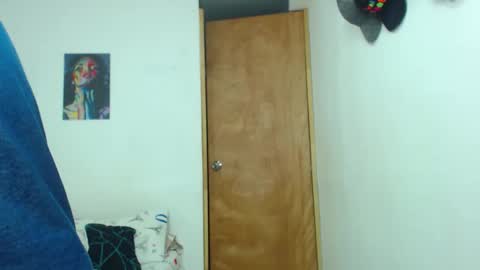 Snapshot of your_boy_hot chatting on 05-18-26, 04:07 your boy online show from 05-18-26, 04:07