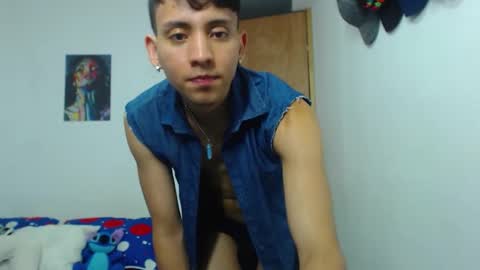 Snapshot of your_boy_hot chatting on 05-21-26, 01:01 your boy online show from 05-21-26, 01:01