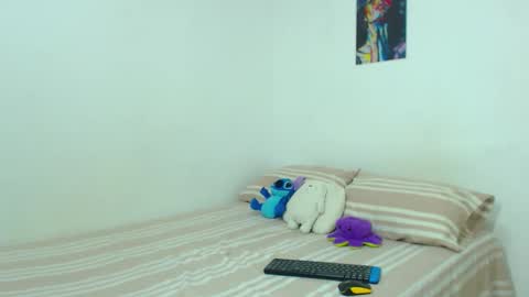 Snapshot of your_boy_hot chatting on 05-24-26, 01:05 your boy online show from 05-24-26, 01:05