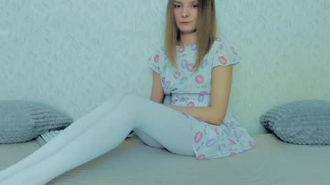 Snapshot of your_caramelka chatting on 01-14-25, 10:48 Lily online show from 01-14-25, 10:48