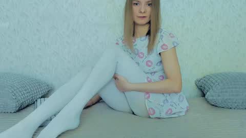 Snapshot of your_caramelka chatting on 01-20-25, 09:46 Lily online show from 01-20-25, 09:46