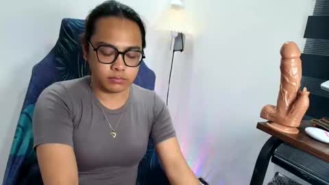 your_dreamgirlxxx69 online show from 05-26-26, 07:59