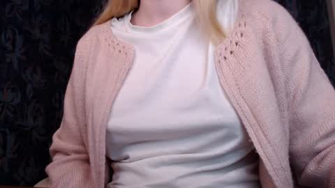 Snapshot of your_freya chatting on 04-04-26, 04:37 Freya online show from 04-04-26, 04:37