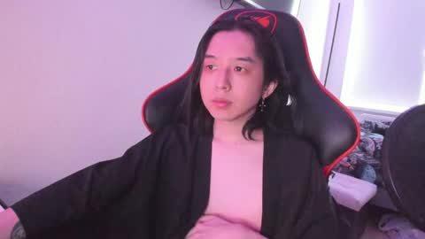 Snapshot of your_little_twink chatting on 05-04-26, 06:20 Han online show from 05-04-26, 06:20