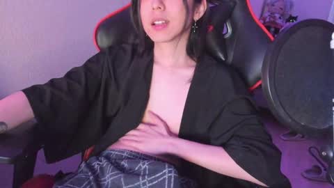 Snapshot of your_little_twink chatting on 05-19-26, 01:00 Han online show from 05-19-26, 01:00