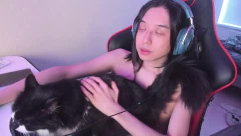 Snapshot of your_little_twink chatting on 06-03-26, 03:42 Han online show from 06-03-26, 03:42