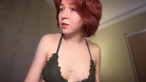 Snapshot of your_moonlight_ chatting on 05-19-26, 01:50 Mia online show from 05-19-26, 01:50
