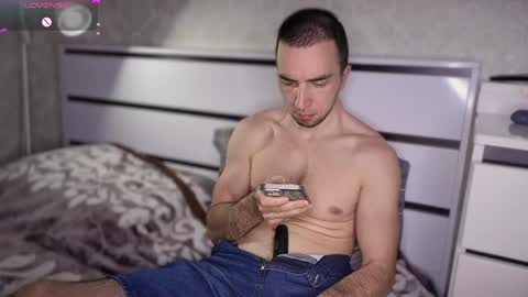 Snapshot of your_new_boyfriend17 chatting on 05-01-26, 05:39 Your new boyfriend17 online show from 05-01-26, 05:39