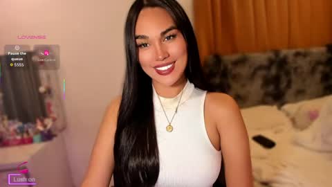 Snapshot of your_other_halfxx chatting on 03-25-26, 11:49 Miss Larah online show from 03-25-26, 11:49