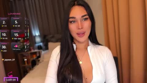 Snapshot of your_other_halfxx chatting on 05-30-26, 11:02 Miss Larah online show from 05-30-26, 11:02