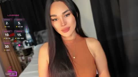 Snapshot of your_other_halfxx chatting on 08-10-26, 01:53 Miss Larah online show from 08-10-26, 01:53