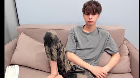 your_shy_guy online show from 10-23-25, 02:22