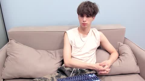 your_shy_guy online show from 02-13-26, 07:10